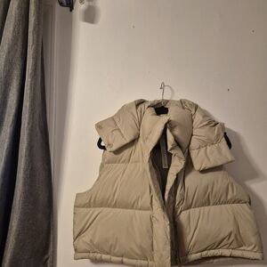 Lululemon Super Cropped Wunder Under Puffer Vest Tan 12